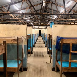 Nieuwe, energiezuinige LED-verlichting in de slaapzalen