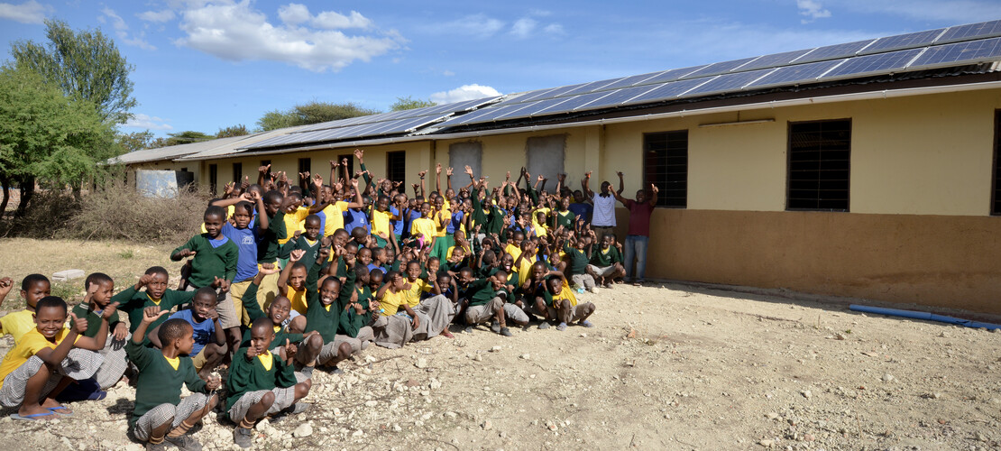 40 zonnepanelen op het dak van de lagere school